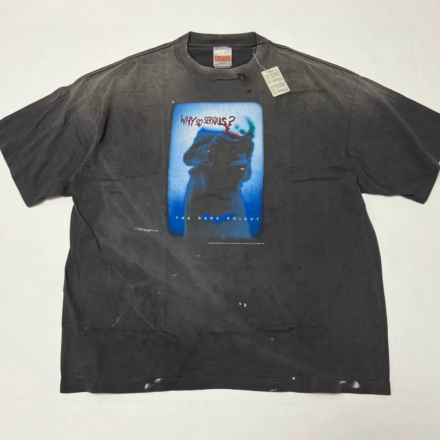 ⚠️This season's most important Batman-Joker IP collaboration SAINT Mxxxxxx x The Dark Knight BTM SS TEE/LIP/BLACK Dark Knight Batman collaboration Joker's Kiss/Joker Dagger retro distressed short-sleeves Washed black S-XL Assute ready-to-wear dyeing Ma Liu faded Re-washed to make old Genuine proofing Custom-made correct main mark Washed mark Differences see pictures and goods Top-notch printing technology God restores every detail of the original product